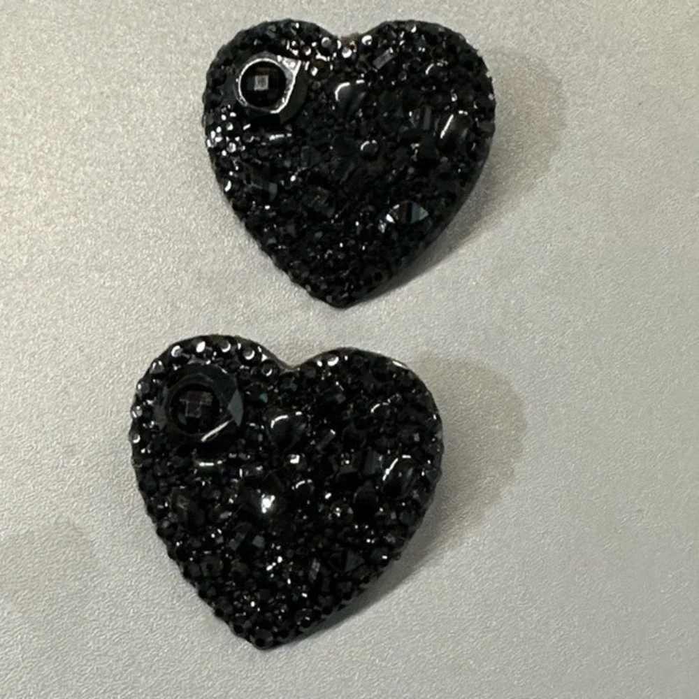 NEW Hair Accessories Clips set of 2‎ hearts black
